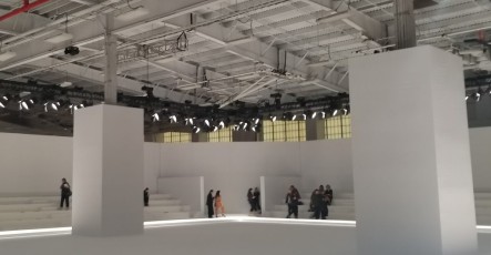 White Flat AV-Drop Modular backdrop walls to create room surround for fashion show